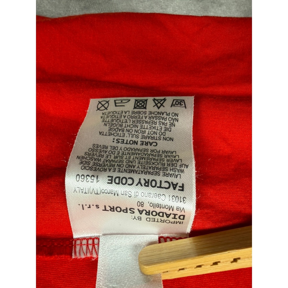 NWT Diadora 1948 Men L Legends Never End Sneaker Graphic T-Shirt Red Portugal - Picture 8 of 11